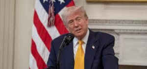 Tarifas: Importações chinesas taxadas a 104% nos EUA a partir de quarta-feira – Casa Branca