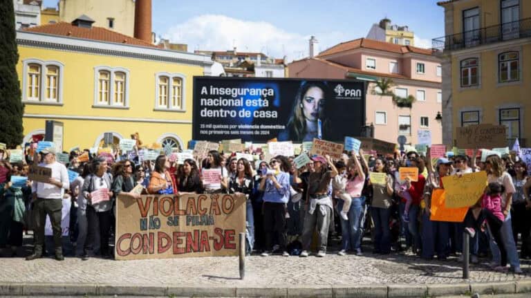 Petição para tornar violação crime público perto das 125 mil assinaturas