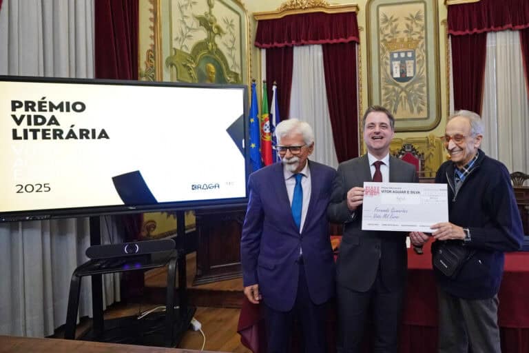 Prémio Vítor Aguiar e Silva entregue a "um dos nomes maiores da poesia portuguesa"