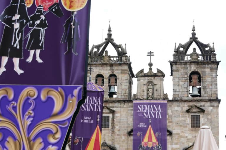 Véspera de Páscoa concentra iniciativas religiosas na Sé Catedral