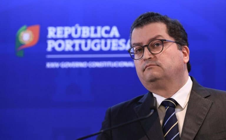 Governo pede a Bruxelas para aumentar gastos com Defesa sem contar para o défice&nbsp;