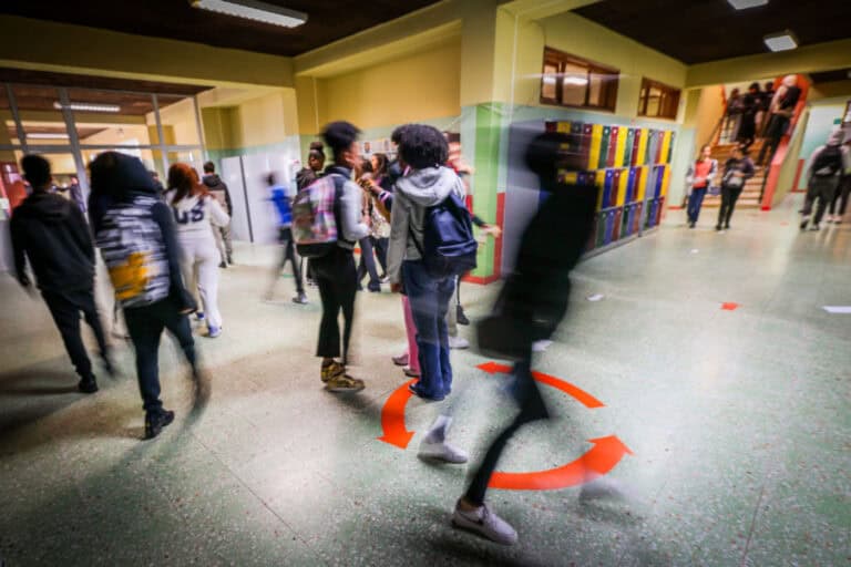 Abandono escolar precoce de jovens com deficiência é mais do triplo do dos que não a têm