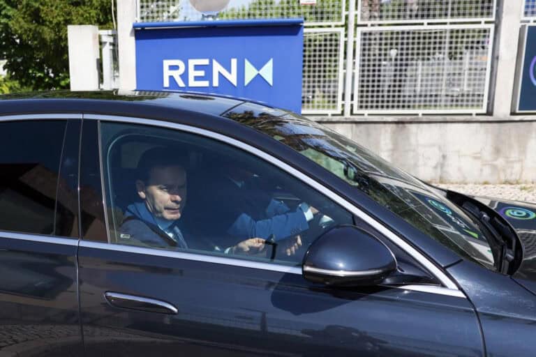 Montenegro diz que escolas poderão reabrir terça-feira se não houver mais perturbações&nbsp;