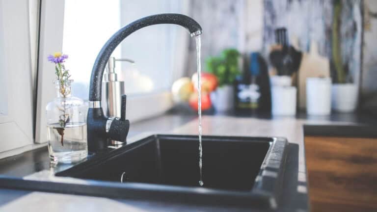 Agere recomenda moderação no consumo de água