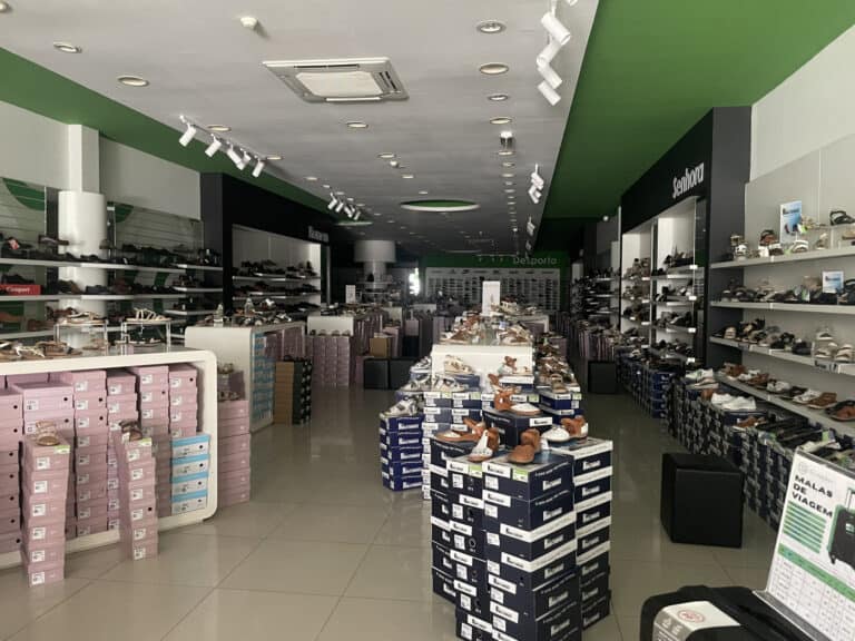 Lojas encerradas e outras às escuras. O dia 28 de abril no centro de Braga&nbsp;&nbsp;