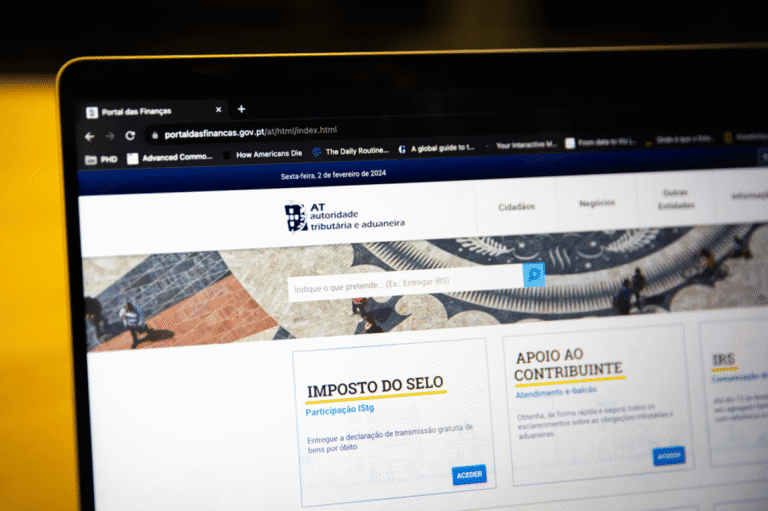 Portal das Finanças 'em baixo' e decorrem trabalhos para repor sistema&nbsp;