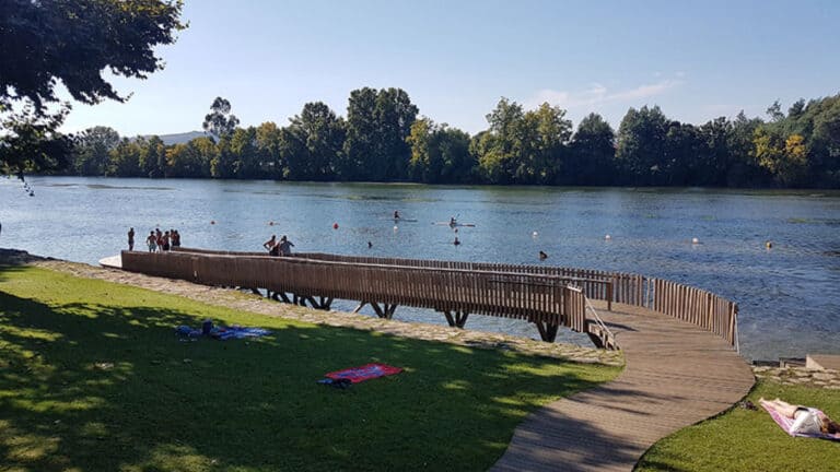 CMB apresenta reclamação à ABAAE por retirar bandeira azul à praia de Merelim São Paio