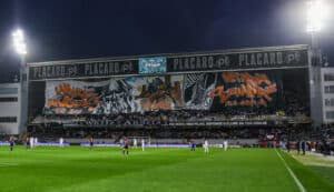 Setor dos White Angels no D. Afonso Henriques interditado por um jogo&nbsp;