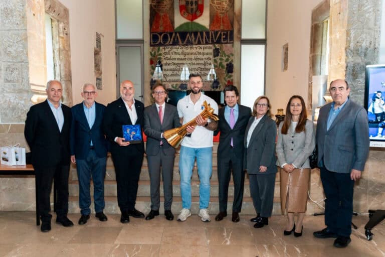 “Obrigado por continuarem a escrever com letras douradas a história do OC Barcelos”
