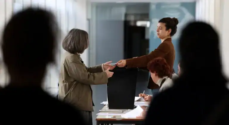 Eleitores votam para escolher 230 deputados. No distrito de Braga são 19