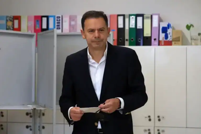 Montenegro vota em Espinho apelando a "participação forte"&nbsp;