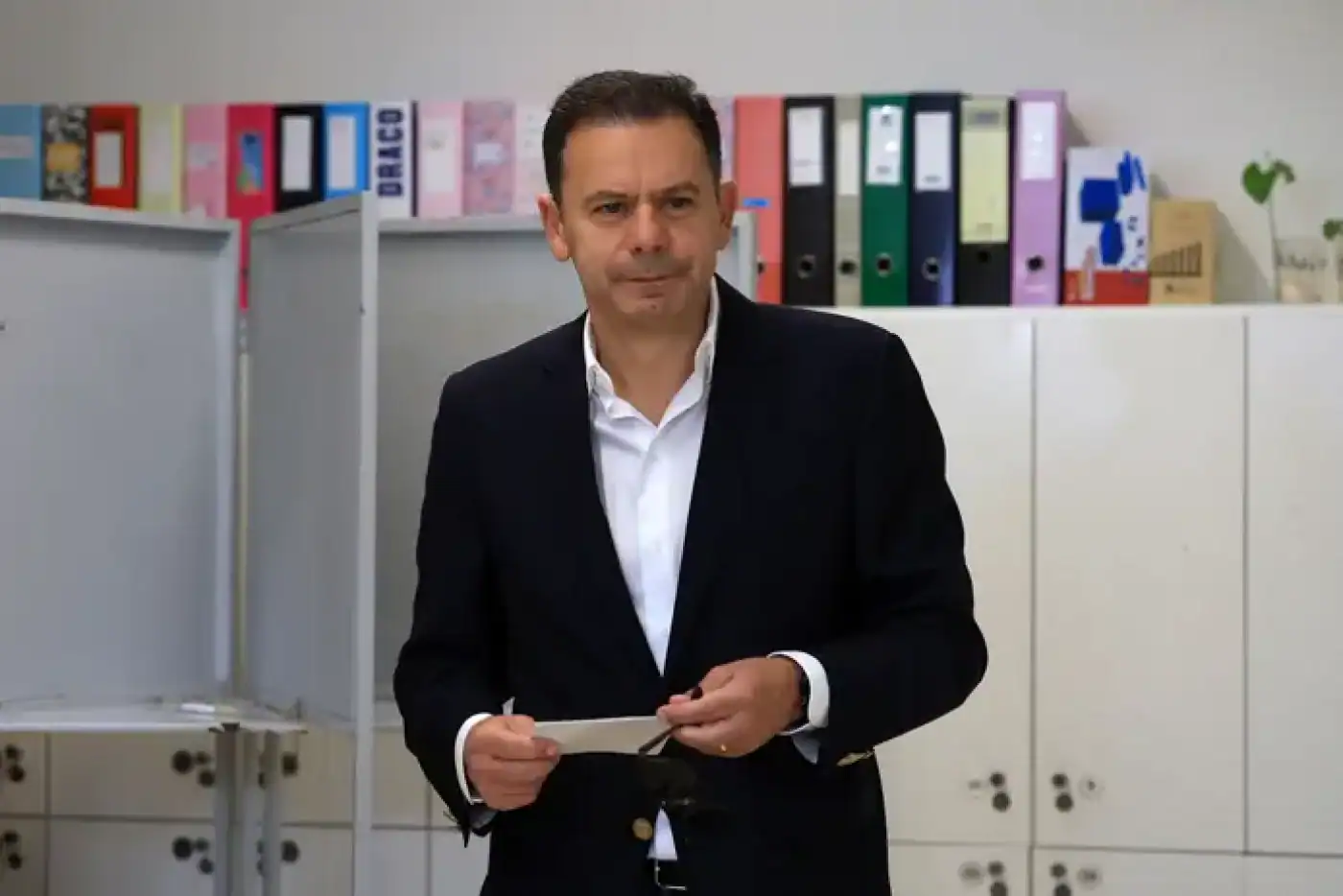 Montenegro vota em Espinho apelando a "participação forte"