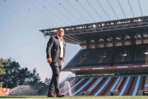 Oficial. Carlos Carvalhal deixa comando técnico do SCB