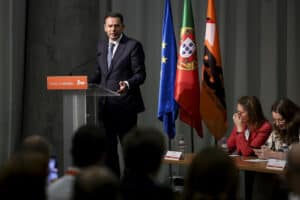 Montenegro aponta revisão constitucional como “assunto arrumado”