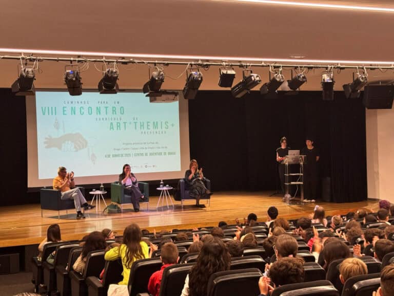 Formar para transformar. Encontro ART’THEMIS+ dá palco à educação para a igualdade