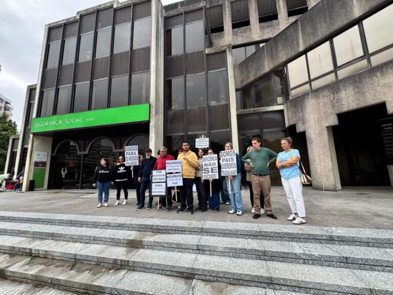 Sem resposta social para o filho com autismo, pai inicia greve de fome junto à Segurança Social de Braga