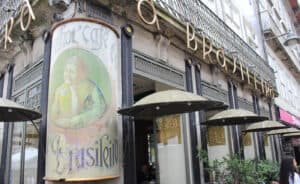 Café 'A Brasileira' alvo de ato de vandalismo
