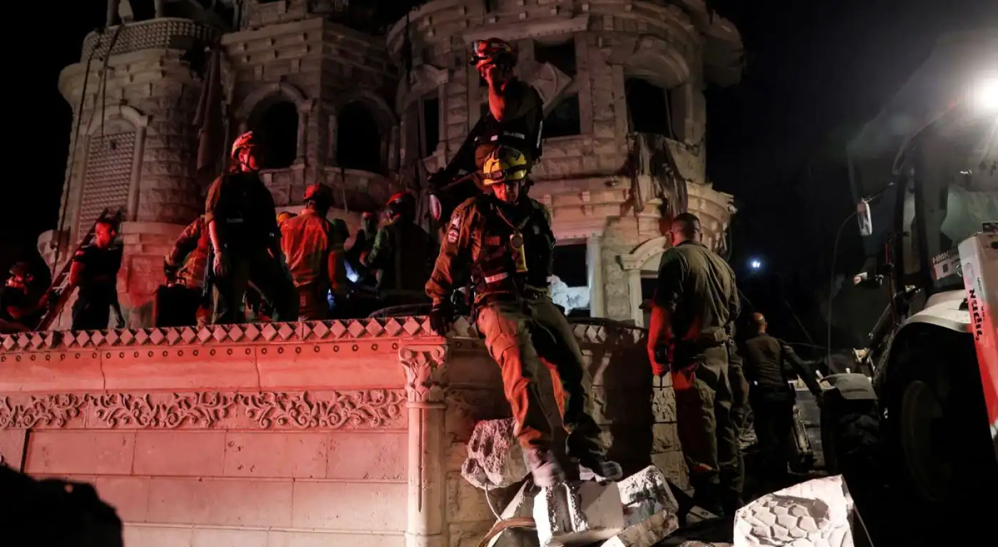 Ataques e contra-ataques iranianos e israelitas continuam a espalhar destruição e morte