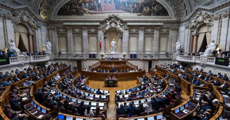 Pedidos em massa de nacionalidade levam Governo a propor nova lei com efeitos imediatos&nbsp;