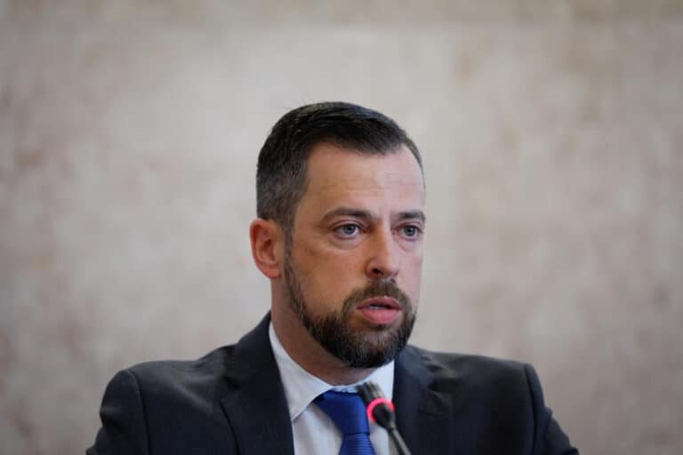 Ex-diretor-executivo SNS nega ter beneficiado de autorização que assinou sobre pagamento de horas