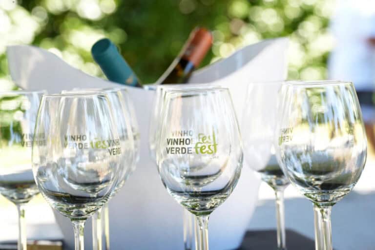 Organização do Verde Fest estima venda de 50 mil copos de vinho verde