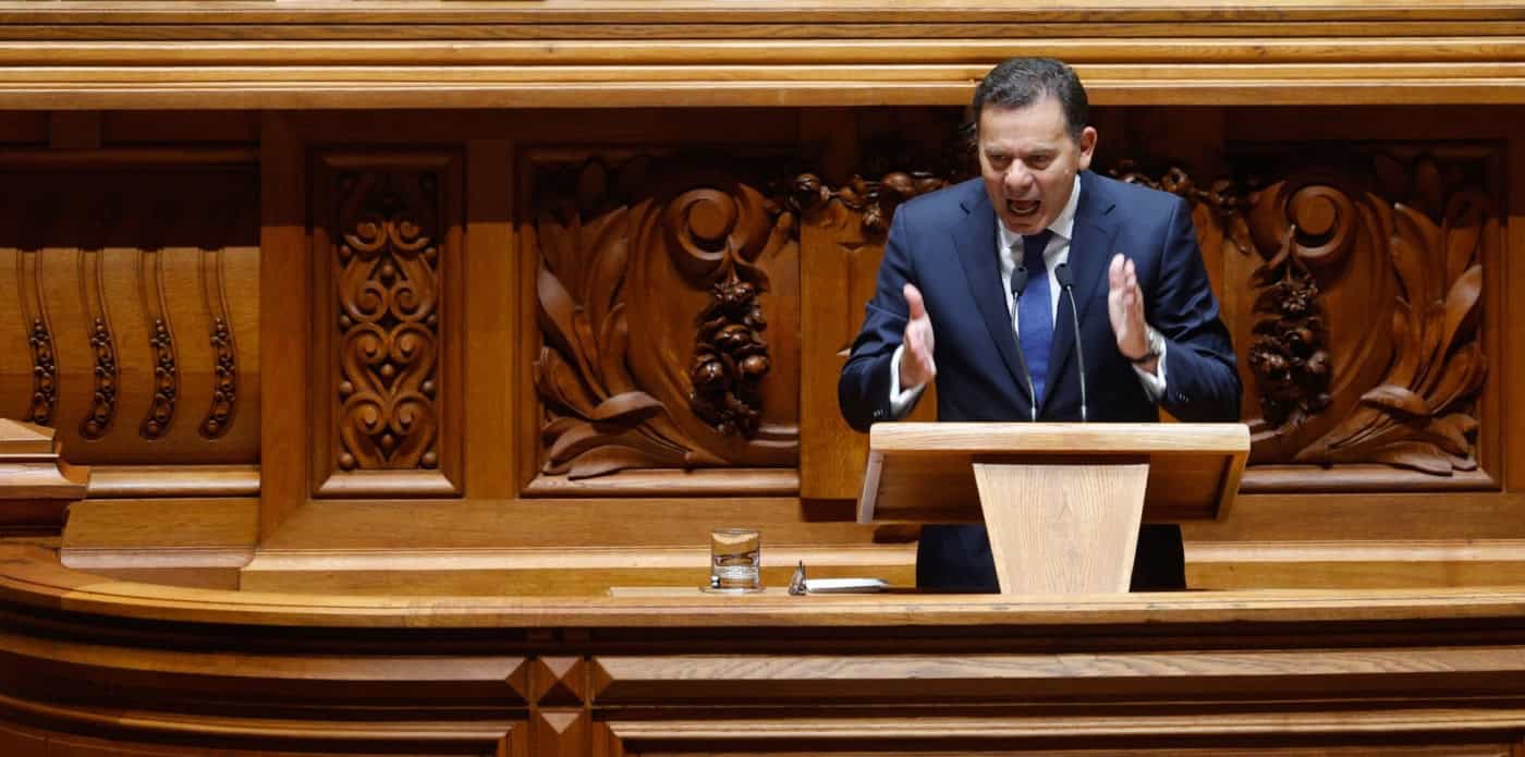 Montenegro abre último debate político antes das férias parlamentares