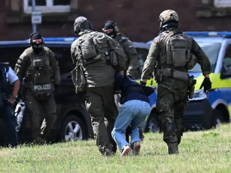 Dezenas de afegãos deportados na Alemanha