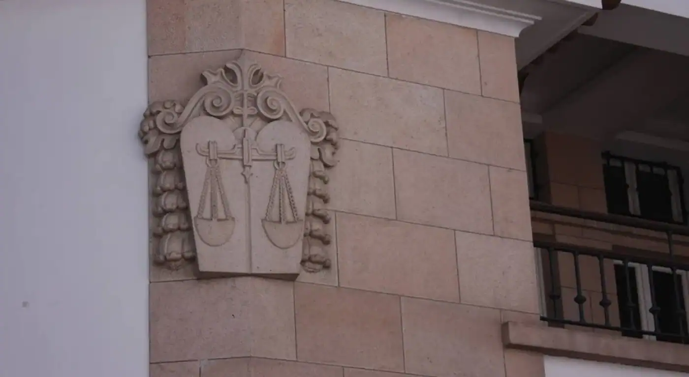 Professor primário da Póvoa de Lanhoso condenado a 17 anos por abusar de dez alunas&nbsp;