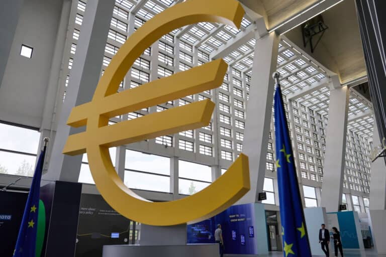 BCE interrompe ciclo de cortes e mantém taxas de juro diretoras