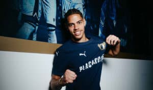 Roméo Beney assina com o Famalicão FC até 2030