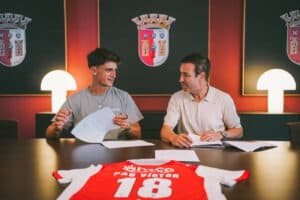Pau Víctor oficializado como jogador do SC Braga até 2030