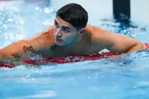 Diogo Ribeiro qualificado para meias-finais dos 50 mariposa nos Mundiais