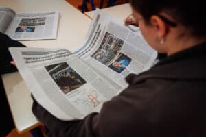 Jovens dedicam apenas 30 minutos diários a consultar notícias