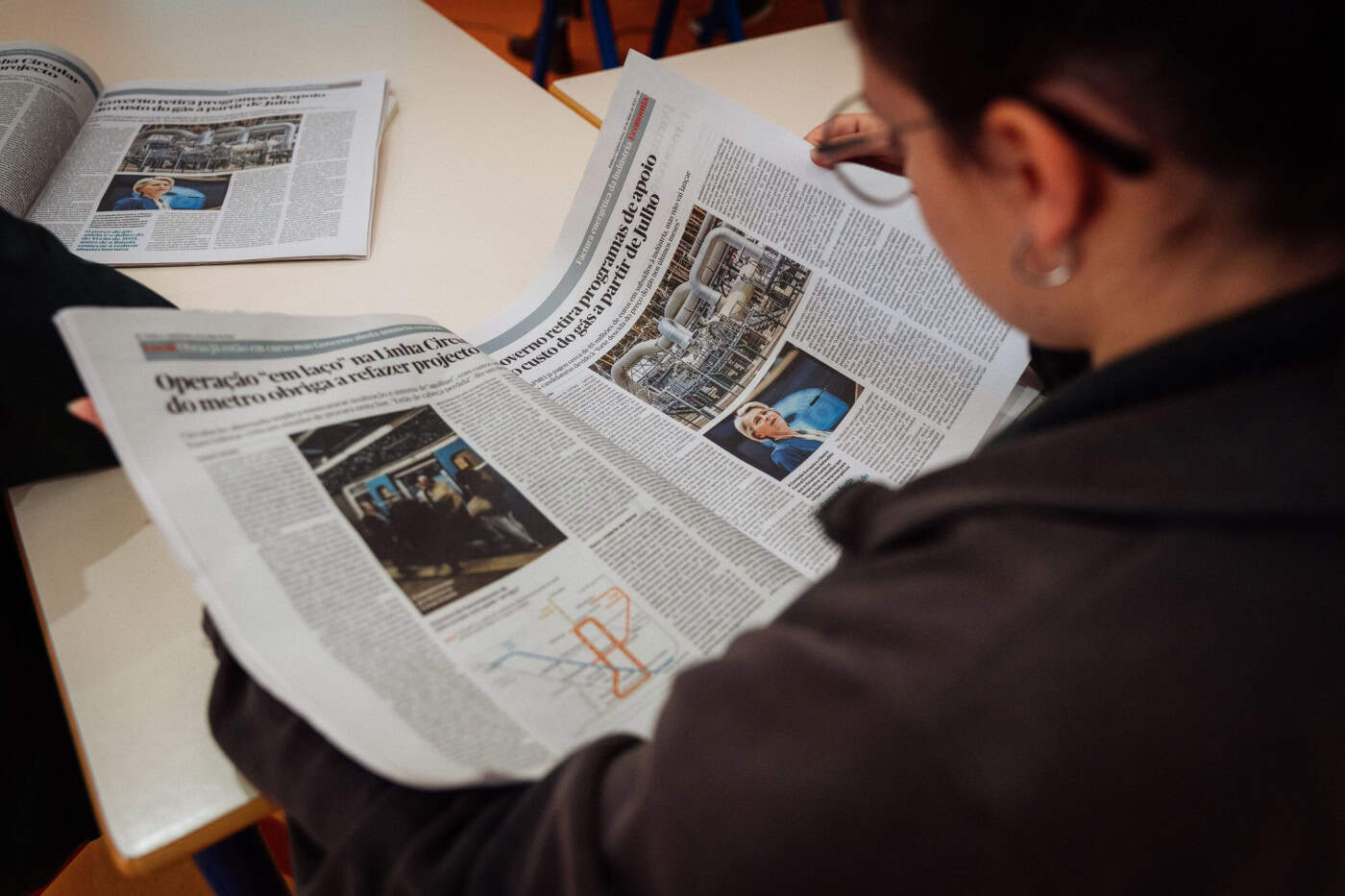 Jovens dedicam apenas 30 minutos diários a consultar notícias