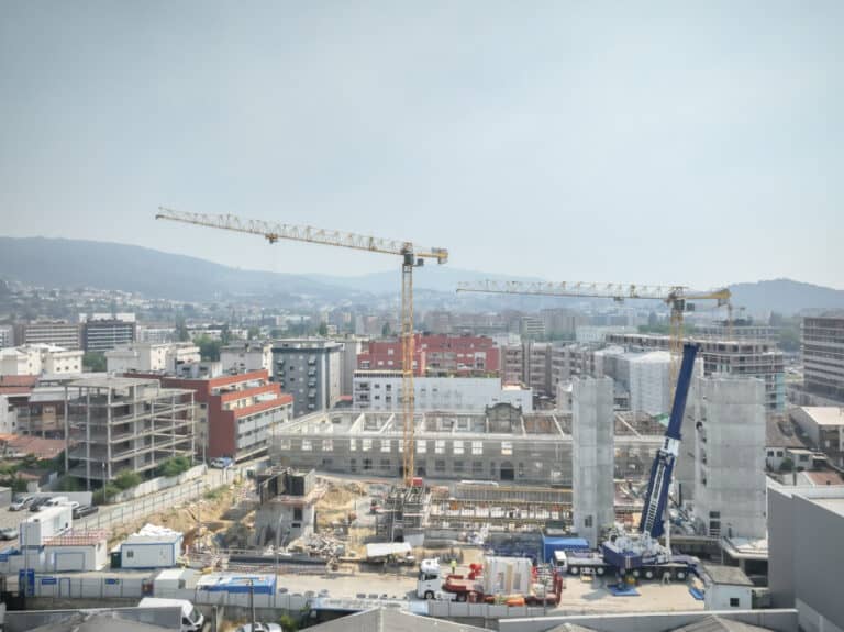 Já arrancou a instalação de moldes na Residência Universitária Confiança