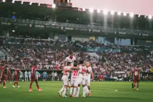 SC Braga bate Cluj com dois de Gorby e está mais perto do playoff da Liga Europa