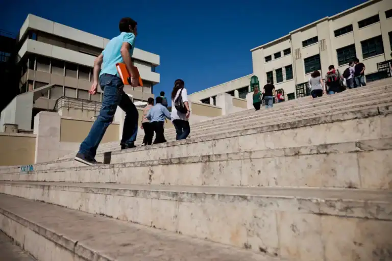 Ensino Superior: Alunos colocados têm até quinta-feira para se matricularem