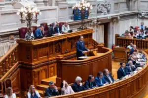 Governo começa a receber partidos para debater OE 2026, lei da nacionalidade e Palestina&nbsp;