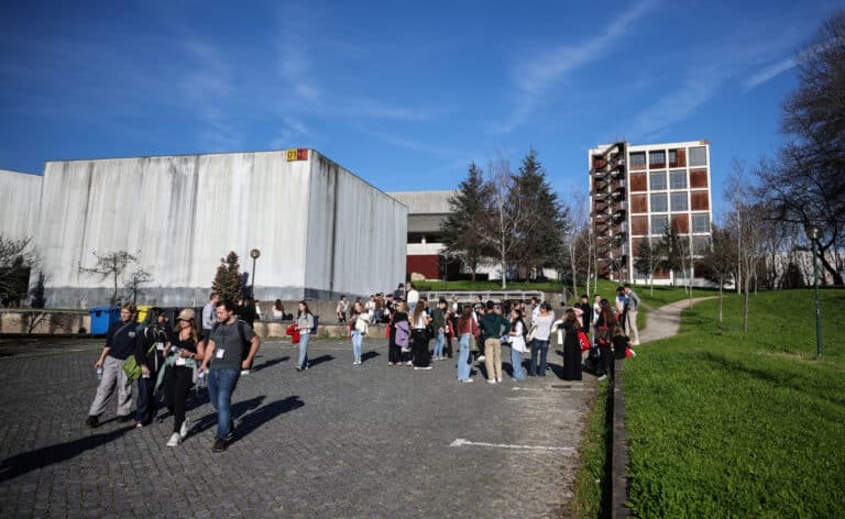 BE vai apresentar proposta para travar aumento das propinas