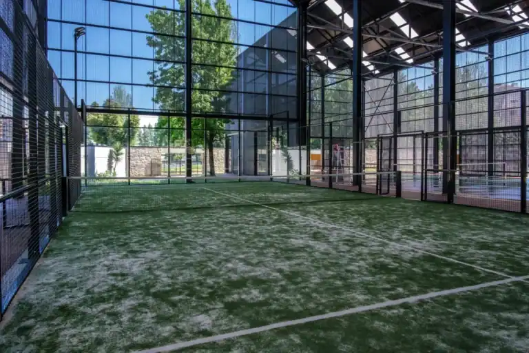 Incumprimento de empresa atrasa obra nos campos de padel e ténis da Rodovia