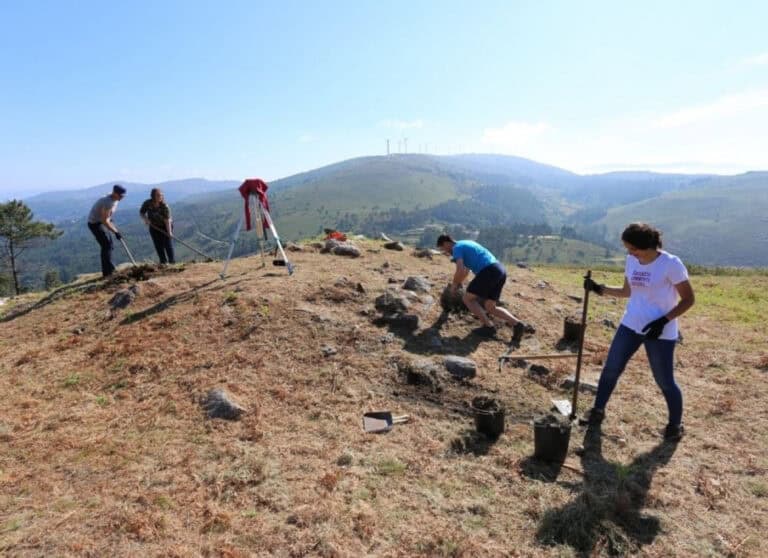 Projeto da UMinho envolve jovens voluntários e comunidades locais em investigação arqueológica