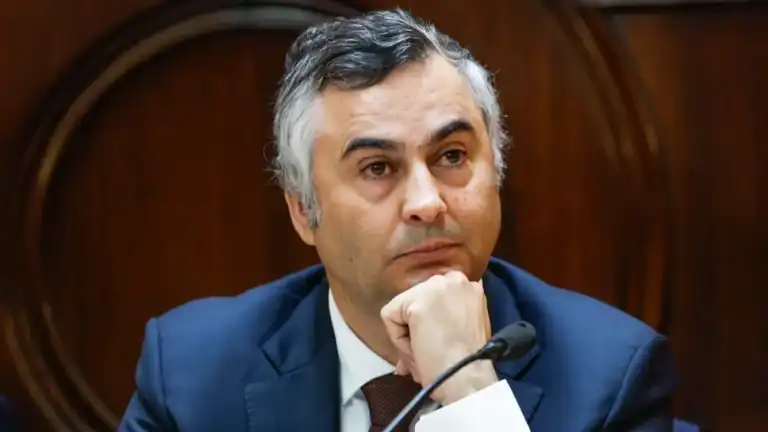 Ministro garante que em 98 ou 99% das escolas não haverá alunos sem professores