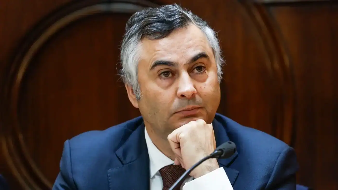 Ministro garante que em 98 ou 99% das escolas não haverá alunos sem professores&nbsp;