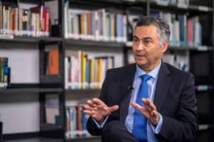 Ministro escreve às escolas, professores e não docentes com promessa de valorização&nbsp;