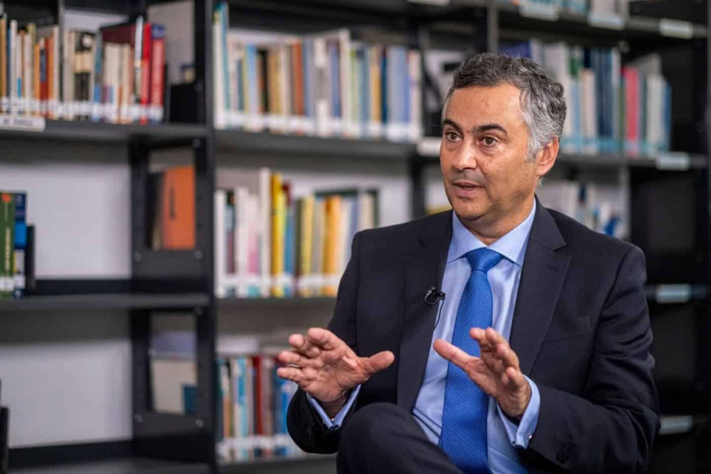 Ministro escreve às escolas, professores e não docentes com promessa de valorização&nbsp;