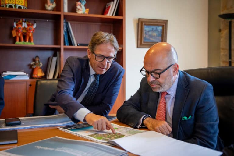 Governo está a realizar estudos para ligar quadrilátero através do 'metrobus'