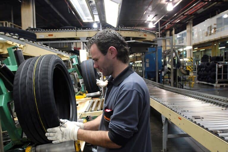 Famalicão lidera exportações a Norte. Autarquia quer agora melhorar salários